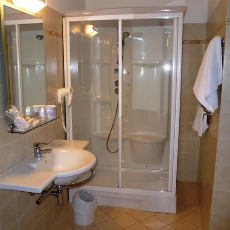 Santa Chiara Hotell 3*