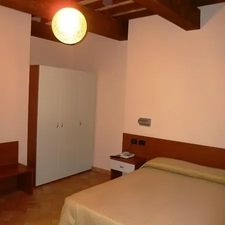 Santa Chiara 3*